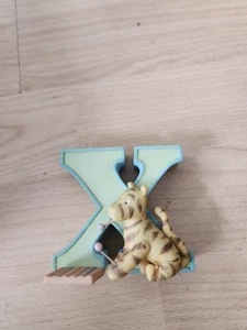 Disney Classic Pooh Winnie the Pooh Letter “X” by Michael & Company Wall Hanging - Foto 1 di 4