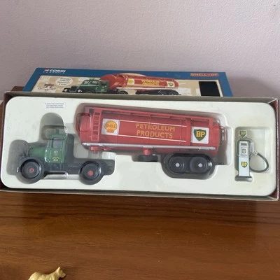 Corgi 16306 Scammel Highwayman Tanker Shell BP with Pump & Dog - Image 1 of 3