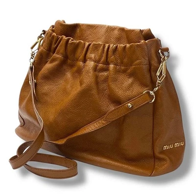 Bolso de Hombro MIU MIU Marrón y Logotipo Camel Bolso de Mano de 2 Vías Cuero Usado Japón Foto 1 de 4