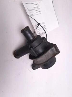 BOMBA DE ÁGUA DE RESFRIAMENTO AUXILIAR compatível com VOLKSWAGEN EOS 2009 - 2016 OEM 1K0965561J - Imagem 1 de 4