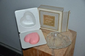 Muttertag! Avon Cosmetics, Precious Heart Seife und Schale dazu, in Herzform! - Bild 1 von 11