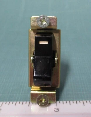 Mitsumi OTAX SPDT ON-ON ALA11 Operation Rocker Switch 125/250VAC-20A 41-10517 - Image 1 of 4