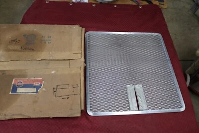 REJILLA RADIADOR JEEP CJ5 NOS KAISER JEEP PANTALLA CHAFFE 981007 Foto 1 de 4