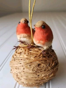 ROBINS ON NEST (?) Hanging Ornament Decorations Robin Lover Gift 4" - Picture 1 of 15