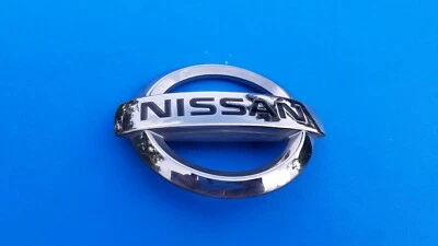11 12 13 14 15 16 17 NISSAN JUKE TAPA PUERTA TRASERA EMBLEMA INSIGNIA SÍMBOLO LOGOTIPO OEM B6 Foto 1 de 3