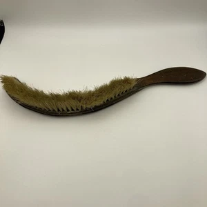 Vintage Rosshaarbürste aus Holz 34 cm Metall verkleideter Griff geschnitzt Schlangendesign - Bild 1 von 8