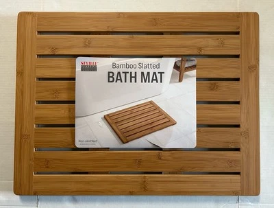 Alfombra de baño de bambú Sevilla 24"L x 18"W x 0,84" H Foto 1 de 4