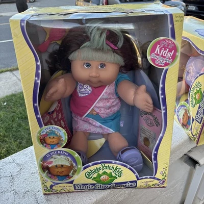 Cabbage Patch Kids Magic Glow Surprise Justine Mallory 2007 nuevo en caja Foto 1 de 4