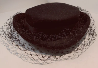 VTG 1950s BLACK 100% WOOL HAT BY MERRIMAC WITH NET & BOW U.S.A. MADE - Image 1 of 4