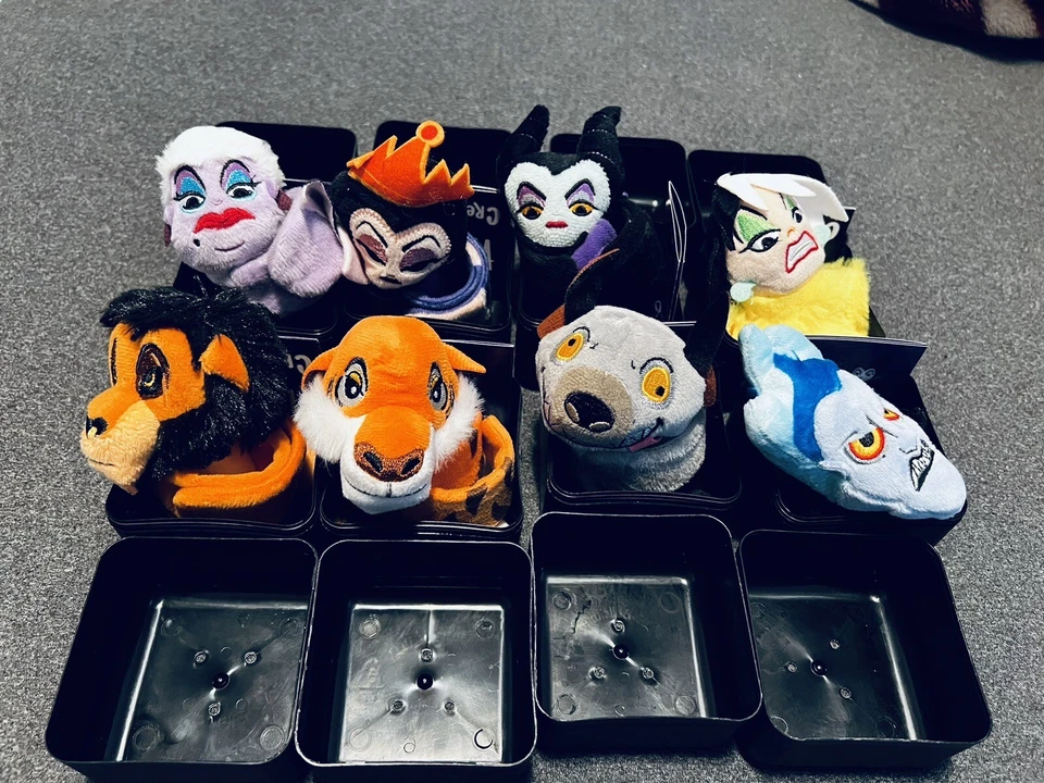 NUEVO Juego Completo de 8 Bulsitoy Disney Villains Snap Hug & Go Creepy Cuff Foto 1 de 1