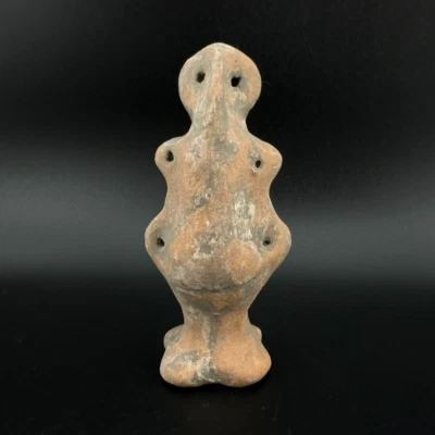 Antiguo ídolo de cerámica, adorno cultura Trypillia 5400 y 2750 a.C. Foto 1 de 4