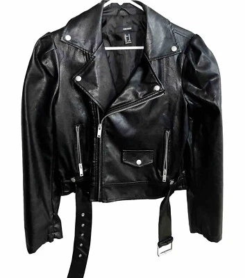Jaqueta de Moto Forever 21 Feminina Preta Couro Sintético Tamanho: Média Ótimo Estado! - Imagem 1 de 4