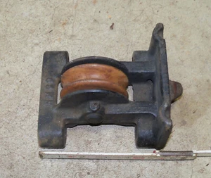 Antike Narragansett Machine Co Gusseisen, Holzrolle, Industriebergung, NMCO - Bild 1 von 6