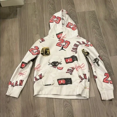 Moletom com capuz Jordan Boys vermelho e branco tamanho: P - Imagem 1 de 4