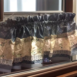 Vintage Floral Diamond Details Ruffle w/ Lace Trim Valance Curtain 11.5"H x 49"W - Picture 1 of 6