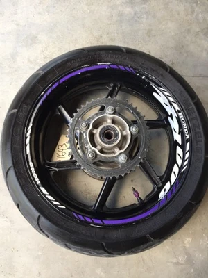 Honda CBR900RR 1995 OEM rueda trasera con neumático CO 1643 Foto 1 de 4