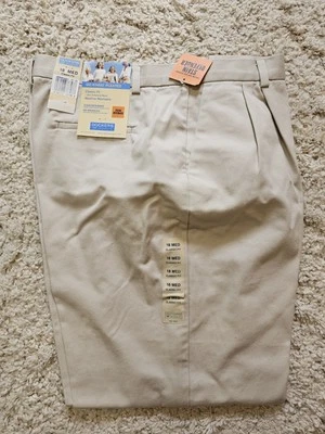 Dockers Khaki Pleated Classic Fit Women's 18 - Image 1 of 2