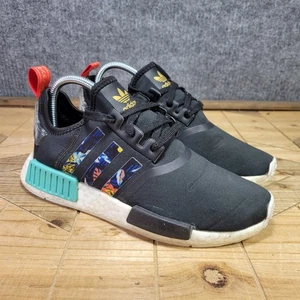 Neu mit Etikett Adidas NMD_R1 X HER Damen-Sneaker schwarz bedruckt Größe 7 - Bild 1 von 12