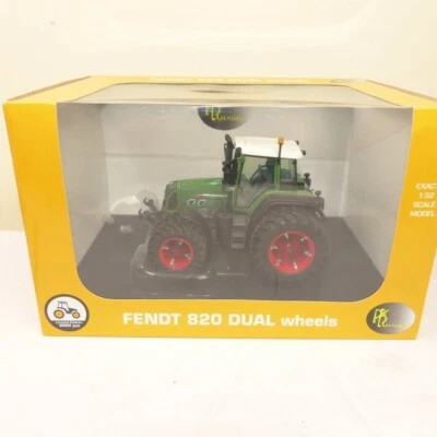 Pescreaition (Universal Hobbies) special edition Fendt 820 on duel wheels MB Foto 1 de 4