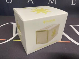 Mana 8 Alcove Edge Deck Box - Plains (New) - Picture 1 of 2
