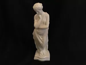 Statuetta perian semi nuda porcellana Belleek 2a generazione marchio verde - Foto 1 di 19