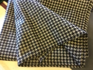 1.6 meters Abraham Moon 100% wool fabric  Black & light grey Dogtooth remnant - Picture 1 of 4