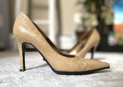 Zapatos de salón Salvatore Ferragamo de cuero genuino para reptiles en relieve 7 tacones tostados puntiagudos Foto 1 de 4