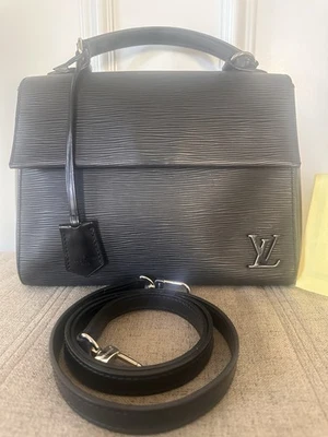 Bolso de hombro Louis Vuitton Cluny interior de microfibra BB cuero negro Foto 1 de 4