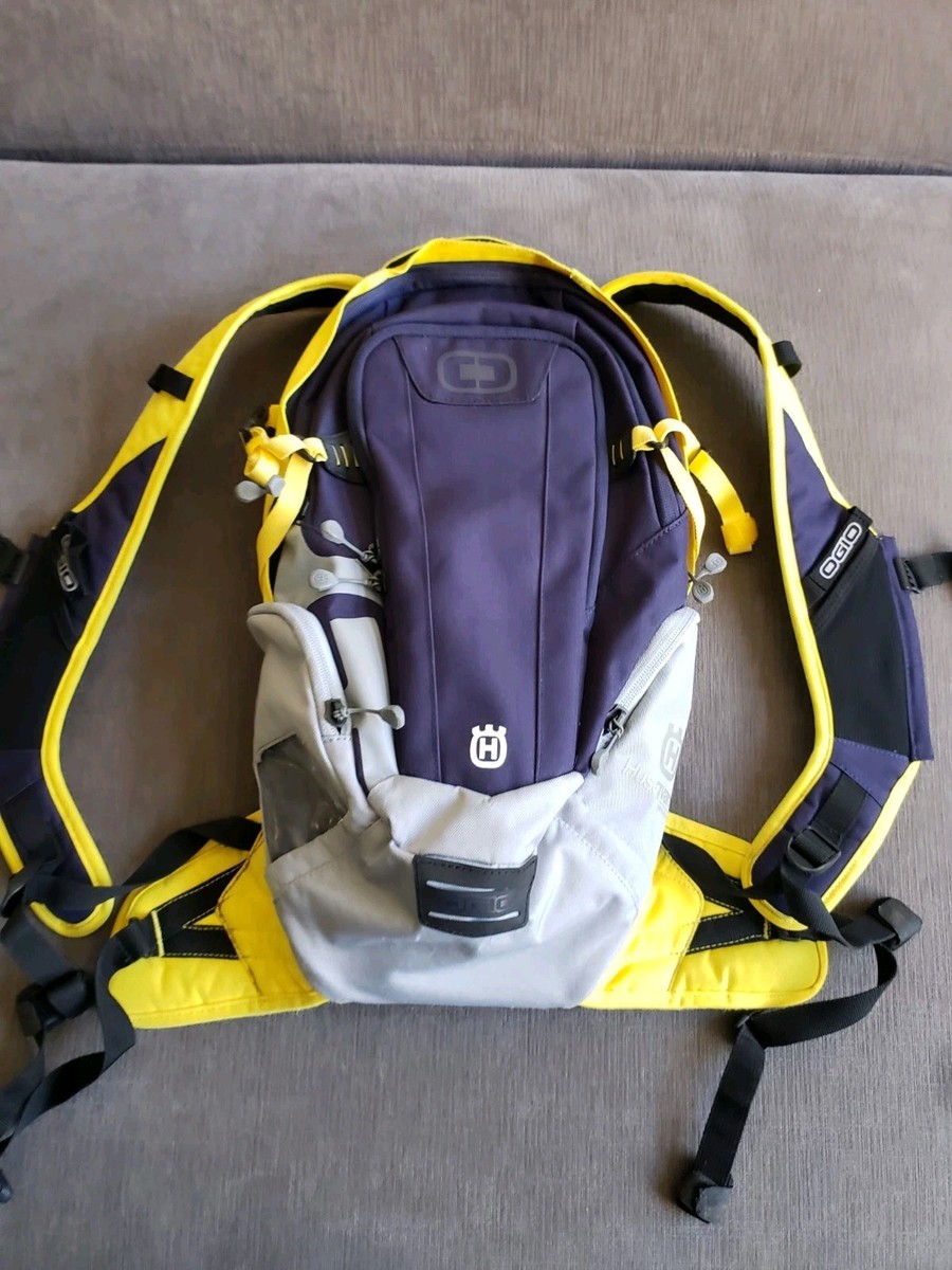 OGIO オジオ ハードシェル バックパック 美品 OGIO 30-48L Carbon Fiber Hard Shell Motorcycle Backpack Bags