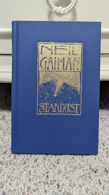 ПОДПИСАННАЯ Stardust: The Gift Edition Deluxe подписанная ограниченным тиражом Нилом Гейманом - Изображение 1 из 4