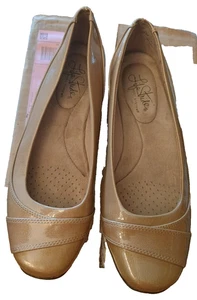 Planos de ballet Lifestride Danica patente quemado dorado bronceado sistemas suaves talla 8,5 usados en excelente estado - Imagen 1 de 8