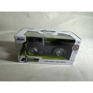 JADA JUST TRUCKS 1:32 1952 CHEVY COE PICKUP - Picture 1 of 2