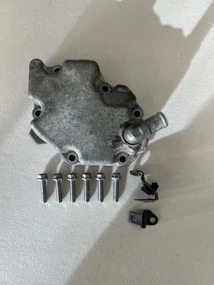 Triumph Daytona 675 R 2013 13-17 motor cárter respirador cubierta tapa pernos Foto 1 de 4