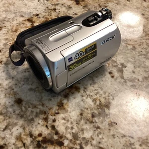 Sony Handycam DCR-SR42 Camcorder Silver 30GB HDD 2.5" LCD 2000x Digital Zoom - Picture 1 of 6