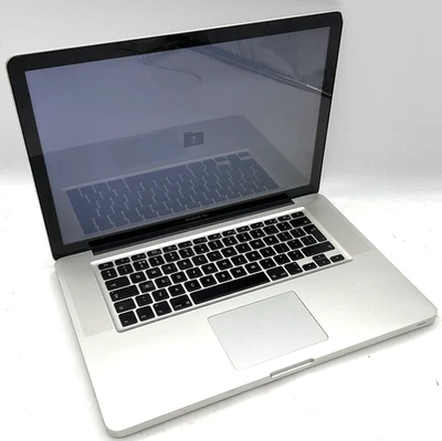 Apple MacBook A1286 15.4" I5 M520 2.40 GHZ 8 GB RAM No HDD No OS - Image 1 of 4