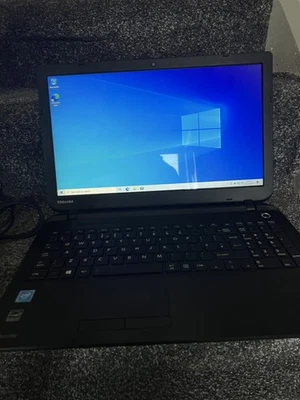 TOSHIBA SATELLITE C50-B-1CD 15.6" LAPTOP WINDOWS 10 4GB HHD 250G - Image 1 of 4