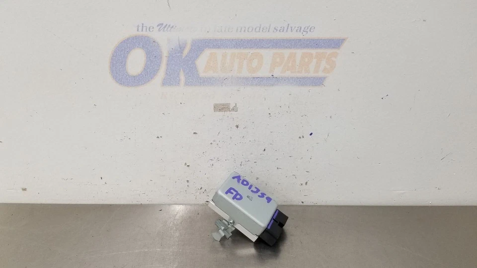 20 MÓDULO DE CONTROL BOMBA DE COMBUSTIBLE SUBARU WRX STI 22648AA081 Foto 1 de 4