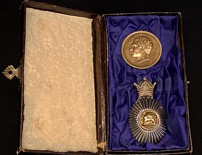 Original Auténtico Medio Oriente PAHLAVI Persa Mediados Siglo XX.- Juego único de dos en caja Foto 1 de 4