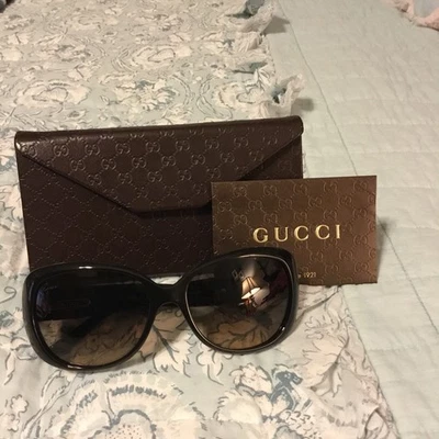 Authentic Gucci Sunglasses Women - Image 1 of 4