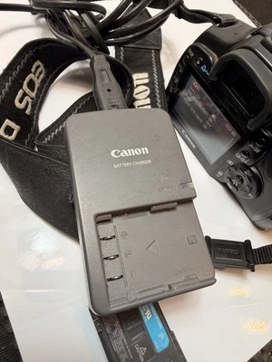 Canon EOS 400D 10.1MP Digital SLR Camera EF-S 18-55mm Lens & Others  job lot - Image 1 of 4