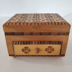 Vintage Poland Pyrography Wood Burned Folk Art Floral Box Hinged Lid KAMENKA '77 - Picture 1 of 19