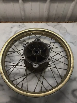 Llanta trasera recta 82 Yamaha YZ 250 YZ250 Foto 1 de 4