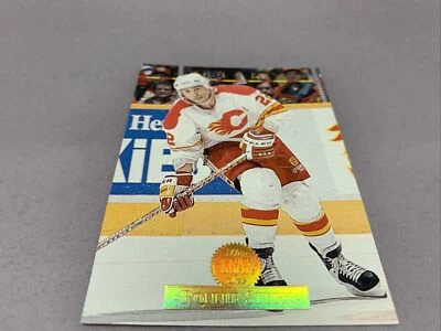 1994 Donruss The Leaf Set Hockey Card #399 Ronnie Stern Calgary Flames - Image 1 of 4