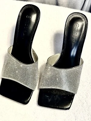 Sandalias Forever 21 Wild Diva estrás punta cuadrada talla 8 Foto 1 de 2