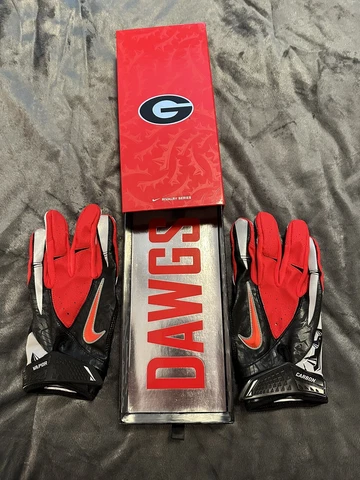 Nike  Georgia Bulldogs Team Issued Gloves Cover