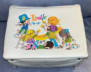 LOVE  PEACE  VINYL LUNCH BOX  VINTAGE  ALADDIN  SIX CHILDREN - Picture 1 of 10