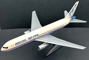 Boeing 767-300 Snap Fit Plastic Desktop Scale Model - Picture 1 of 12