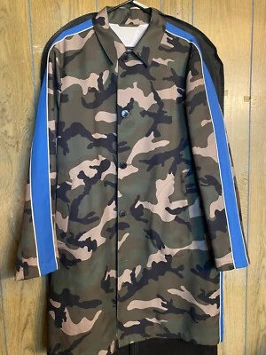 Valentino Line Design Camouflage Trench Coat Size L Retail $1750.00 - Image 1 of 4