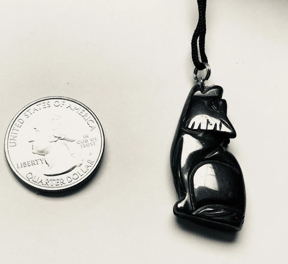 Collar de lobo/coyote de hematita tallado a mano Foto 1 de 1