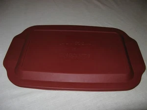 Pyrex 233-PC Burgundy 10" x 15" 3 Quart Plastic Baking Dish Replacemen Lid Cover - Picture 1 of 4
